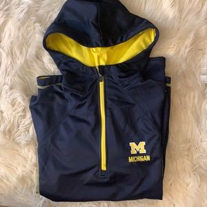 Michigan Wolverines Sweatshirt. Women’s Medium.